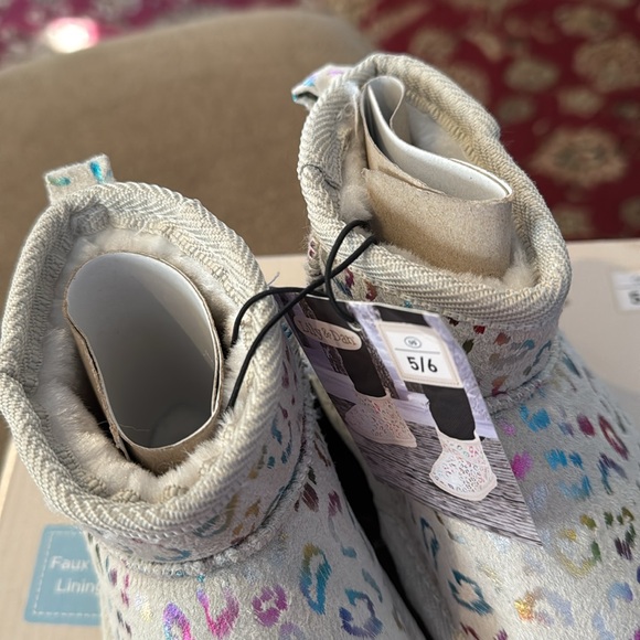 Toddler Cozy Boots Size 5/6 Toddler Girl Colorful Cheetah Print Faux Fur (TD) - Picture 3 of 6